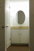 3000 Guadalupe St-Unit -205 in Austin, TX - Foto de edificio - Building Photo