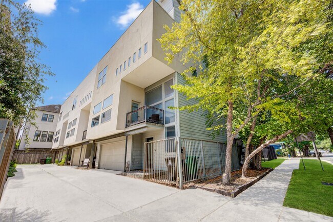 property at 1515 Crockett St