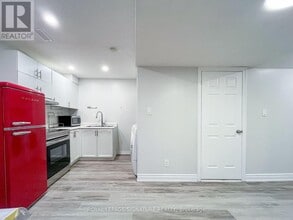 22 Vandervoort Dr in Richmond Hill, ON - Building Photo - Building Photo
