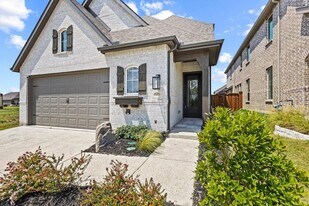 3920 Aqua Ln in Sherman, TX - Building Photo