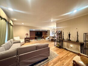 2780 Rockaway Ave in Oceanside, NY - Building Photo - Building Photo