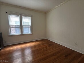 2276 Grandview Ave in Cleveland Heights, OH - Foto de edificio - Building Photo