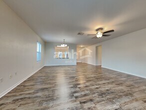 3825 Crystal Dew St in Plant City, FL - Building Photo - Building Photo