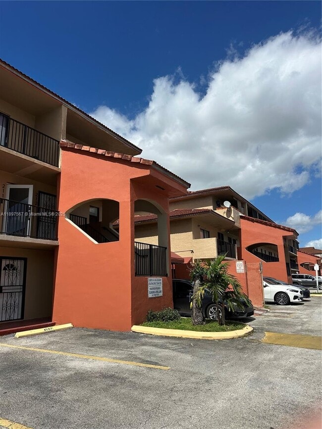 2301 W 60th St in Hialeah, FL - Building Photo - Building Photo