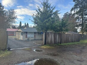6814 Foster St SW in Lakewood, WA - Building Photo - Building Photo