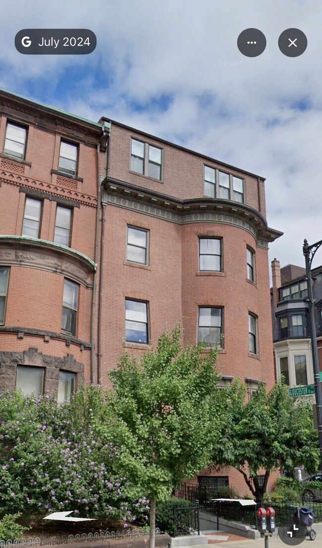 405 Beacon St, Unit 6 in Boston, MA - Foto de edificio - Building Photo