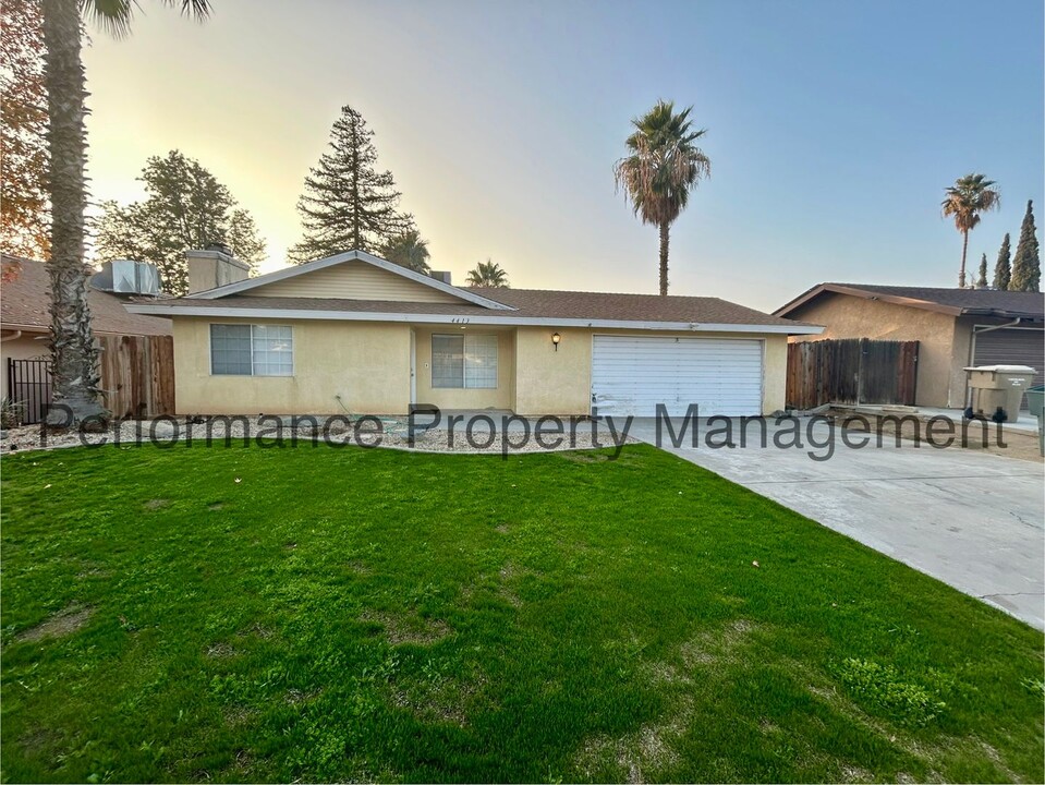 4413 Highland Hills St in Bakersfield, CA - Building Photo