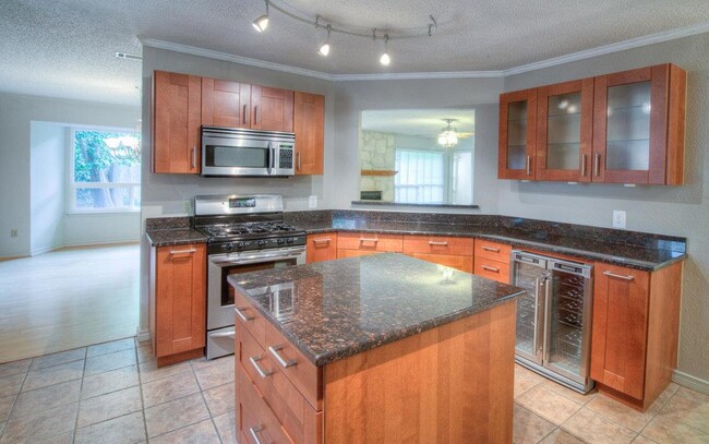 5304 Wolf Run in Austin, TX - Building Photo - Building Photo