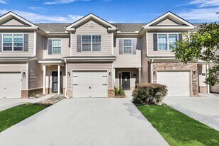 975 Canyon Oak Loop in Richmond Hill, GA - Building Photo