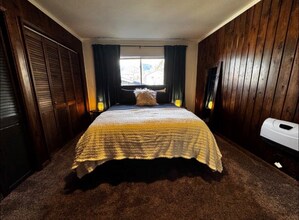 414 Chestnut St, Unit D in Mount Shasta, CA - Foto de edificio - Building Photo