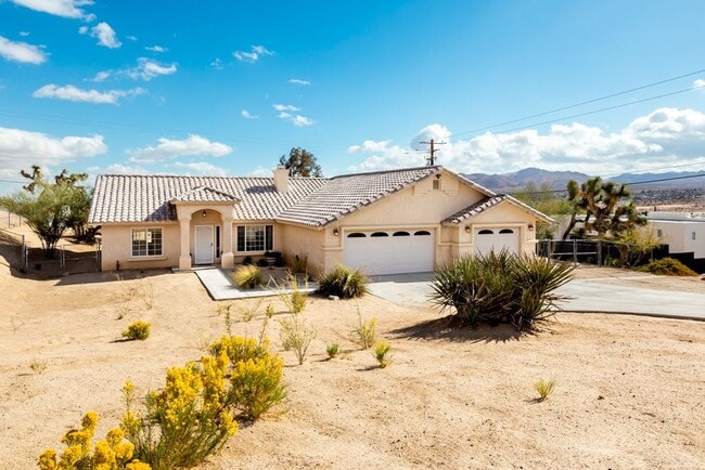 property at 6427 Palo Alto Ave