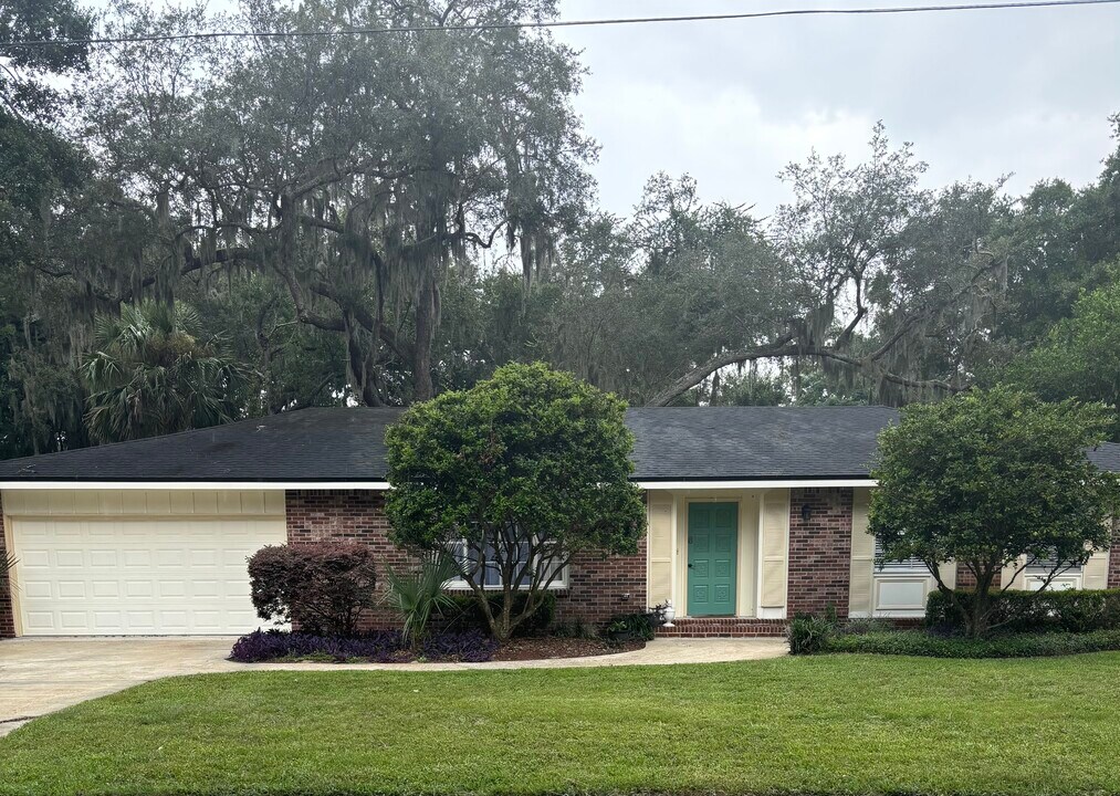 1913 Strickland Rd in Neptune Beach, FL - Building Photo