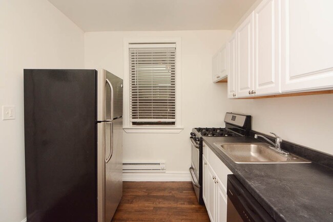 2131 W Giddings St in Chicago, IL - Building Photo - Building Photo