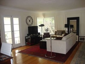 1134 Larrabee St in West Hollywood, CA - Foto de edificio - Building Photo