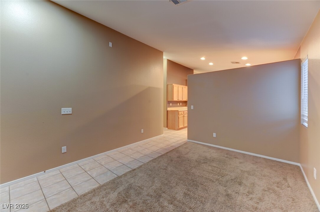 9024 Iron Hitch Ave in Las Vegas, NV - Building Photo