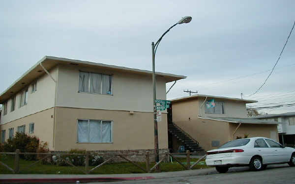 402 Rogell Ct in San Mateo, CA - Building Photo - Building Photo