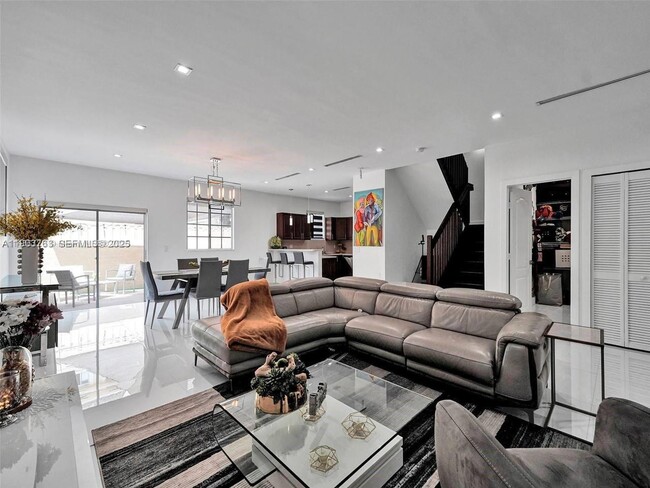 7565 NW 177th Terrace