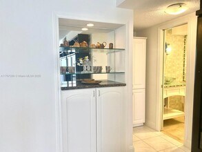 17021 N Bay Rd in Sunny Isles Beach, FL - Building Photo - Building Photo