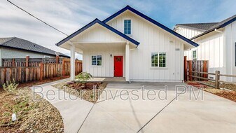 4565 Brighton Dr in Larkfield-Wikiup, CA - Building Photo