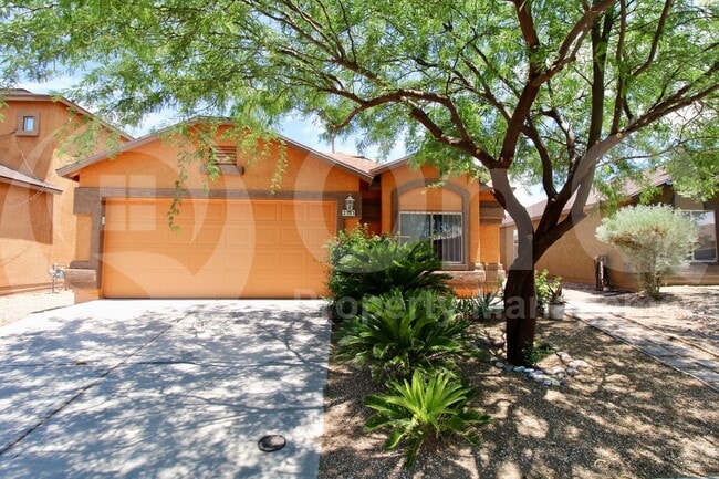 2353 E Calle Sierra Del Manantial
