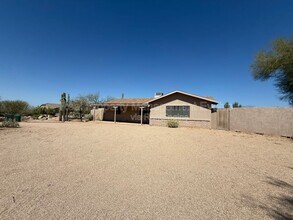 6410 E Dixileta Dr in Cave Creek, AZ - Building Photo - Building Photo