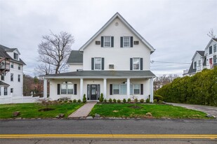 3 Harbor Ln in New Rochelle, NY - Building Photo