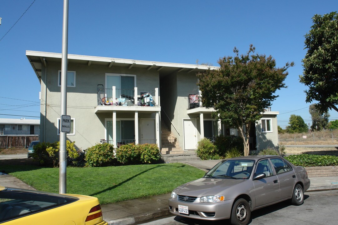 2294 Ellena Dr in Santa Clara, CA - Building Photo