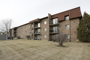 Country Club View Apartments in Itasca, IL - Building Photo