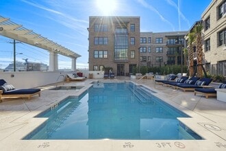 Society at Laurens in Charleston, SC - Foto de edificio - Building Photo