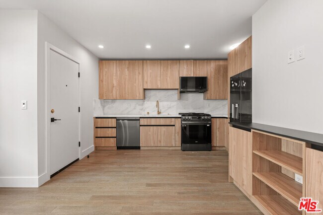 1444 S Crescent Heights Blvd in Los Angeles, CA - Building Photo - Building Photo
