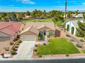 5005 Cliffrose Dr in Las Vegas, NV - Building Photo - Building Photo