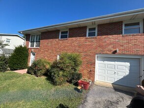 501 Longview Dr in Johnson City, TN - Building Photo - Building Photo