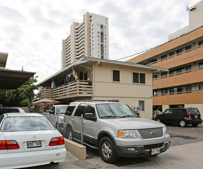 735 Lukepane Ave in Honolulu, HI - Building Photo - Building Photo