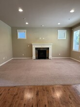 17020 NE 118th Way in Redmond, WA - Building Photo - Building Photo