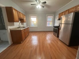 30 Hawthorne St in Providence, RI - Building Photo