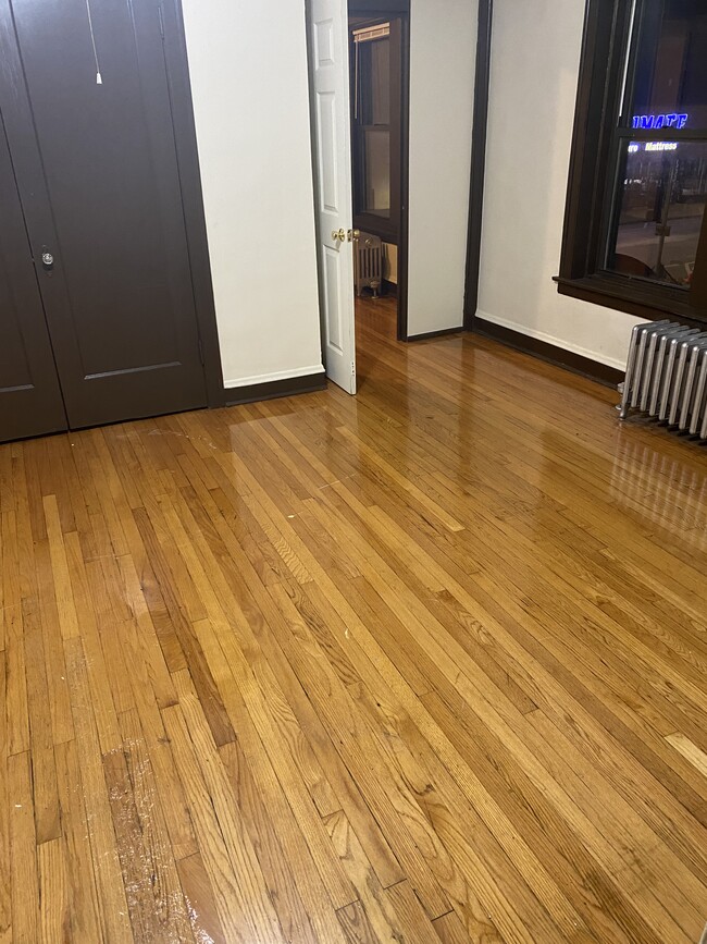 7852 S Colfax Ave, Unit 201