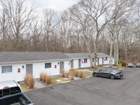 The Fieldstone at East Hampton in East Hampton, NY - Foto de edificio - Building Photo