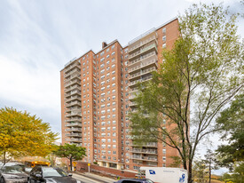 Inwood Gardens in New York, NY - Foto de edificio - Building Photo