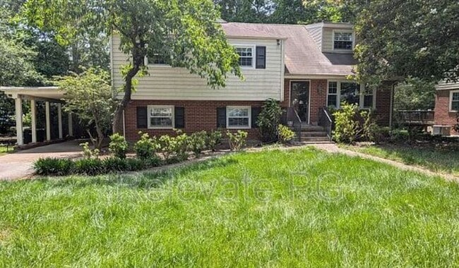 property at 8903 Freestone Ave