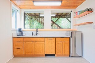 2828 Dow St in Honolulu, HI - Building Photo