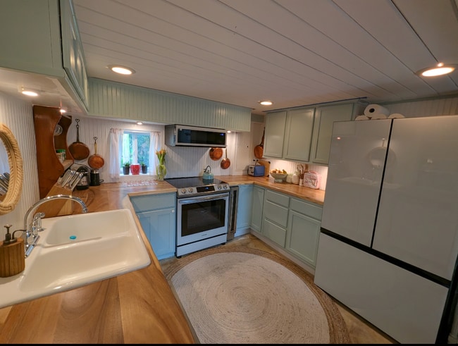 403 E 53rd St in Savannah, GA - Building Photo - Building Photo