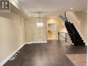 25 Compass Way in Mississauga, ON - Building Photo - Building Photo