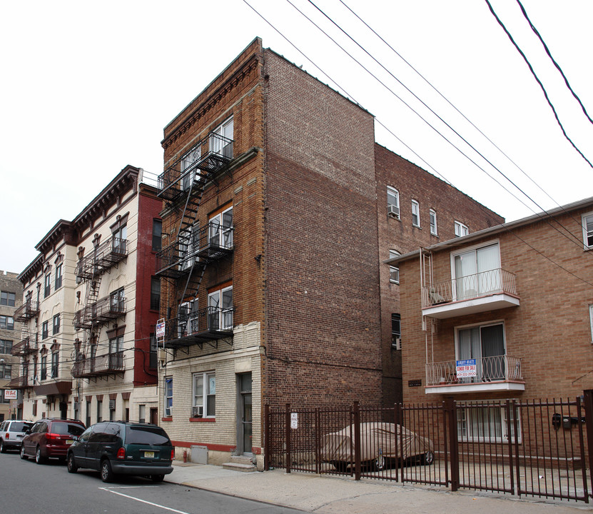 214 64th St in West New York, NJ - Building Photo