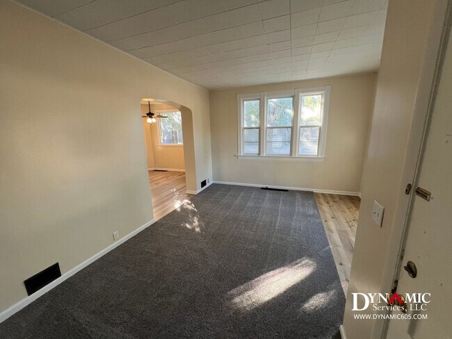 517 W 9th St in Sioux Falls, SD - Foto de edificio - Building Photo