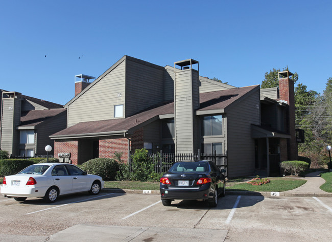 The Oaks Of Kingwood in Kingwood, TX - Foto de edificio - Building Photo