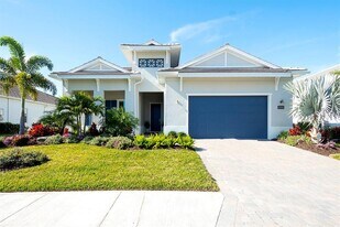 8066 Redonda Lp in Lakewood Ranch, FL - Building Photo