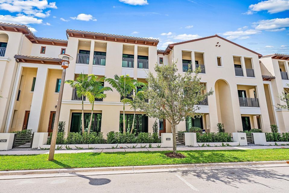 5260 Beckman Ter in Palm Beach Gardens, FL - Foto de edificio