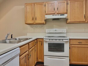 Crossland Downs in Auburn, AL - Building Photo - Building Photo