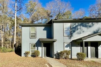 5854 Aftonshire Dr in Fayetteville, NC - Foto de edificio - Building Photo