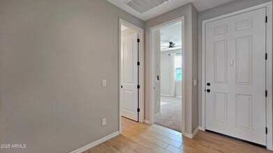 18418 W Sunbelt Dr in Surprise, AZ - Building Photo - Building Photo